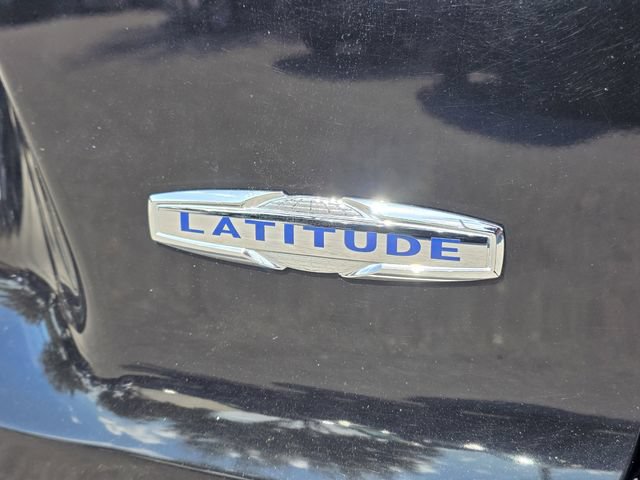Used 2019 Jeep Cherokee Latitude Plus w/ Comfort/Convenience Group FWD image 14