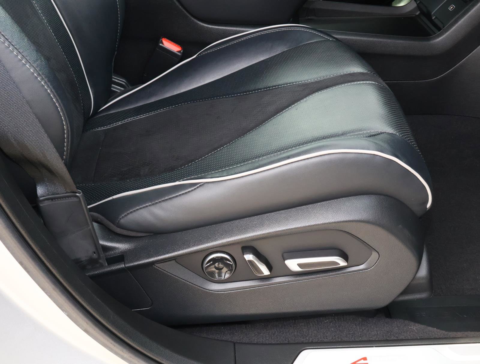 Used 2020 Acura RDX A-Spec image 20