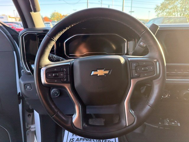 Used 2024 Chevrolet Silverado 1500 LT AWD/4WD image 16