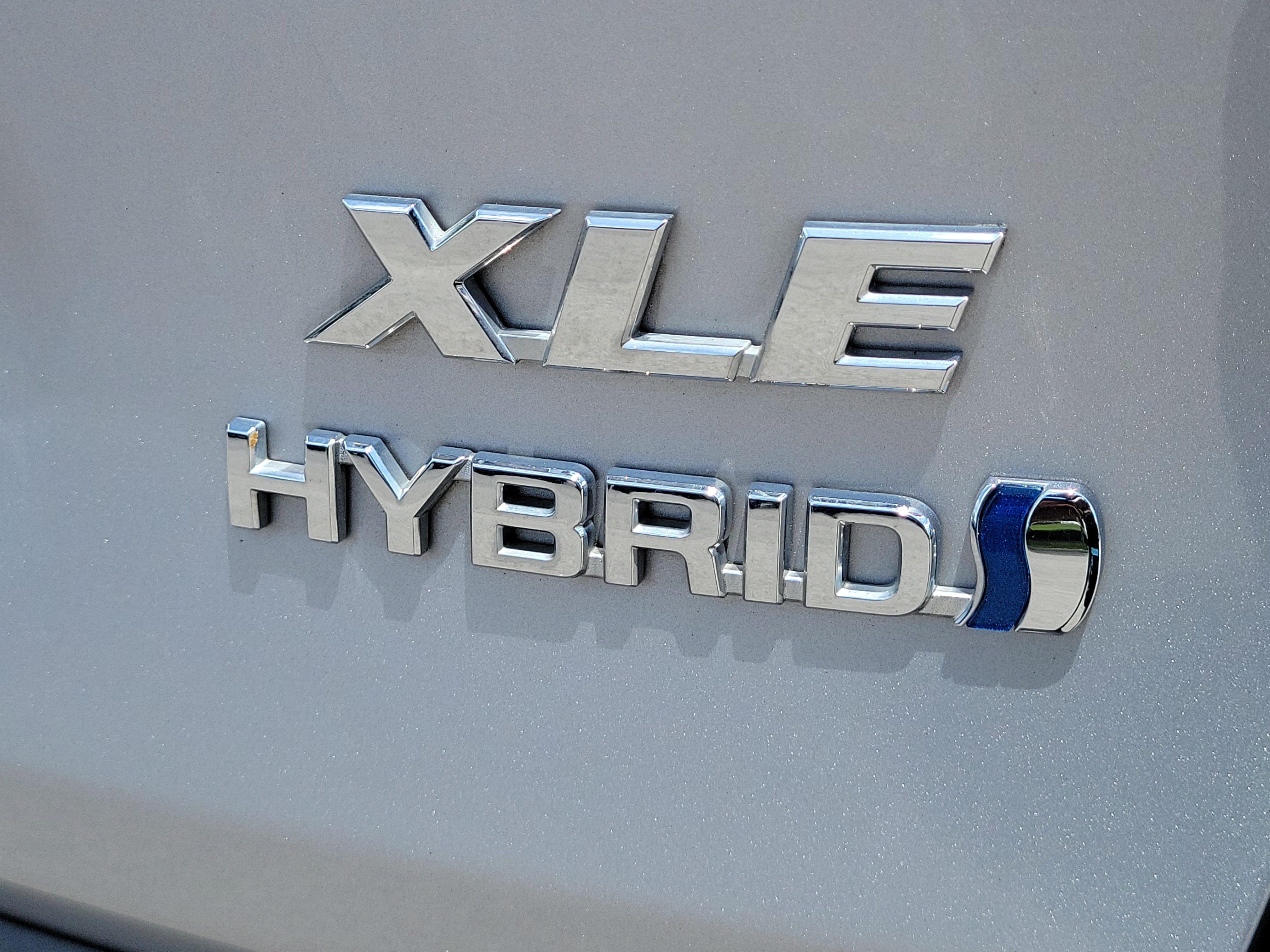 Used 2022 Toyota RAV4 XLE w/ Convenience Package AWD/4WD image 10