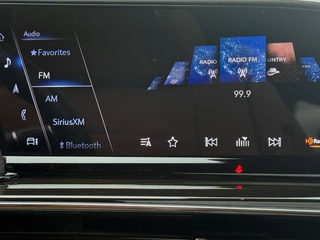 Used 2023 Cadillac Escalade Premium Luxury w/ Performance Package AWD/4WD image 8
