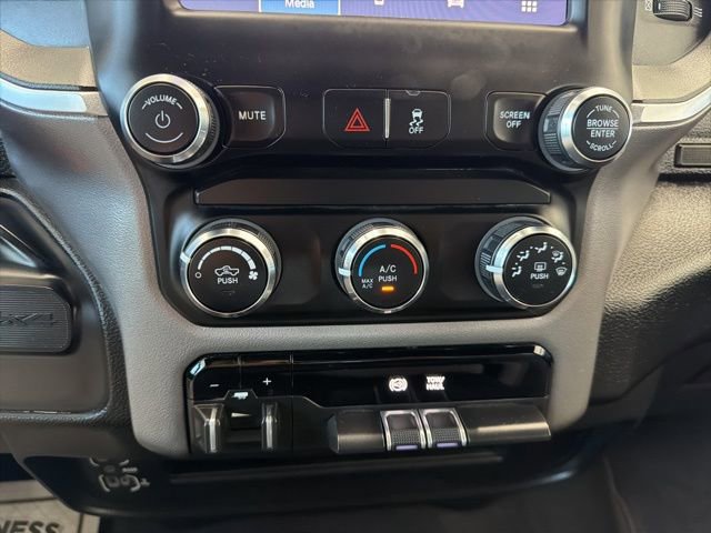 Used 2024 RAM 3500 Big Horn image 22