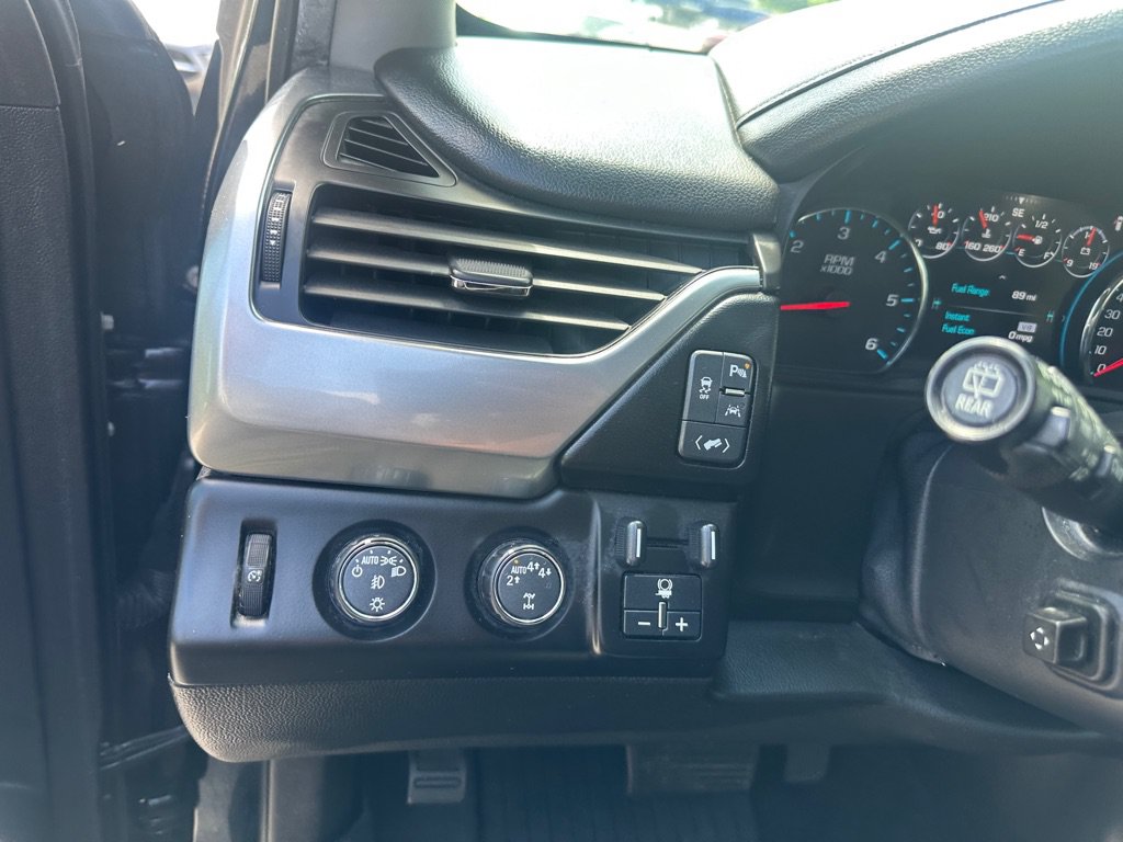 Used 2017 Chevrolet Suburban Premier AWD/4WD image 13