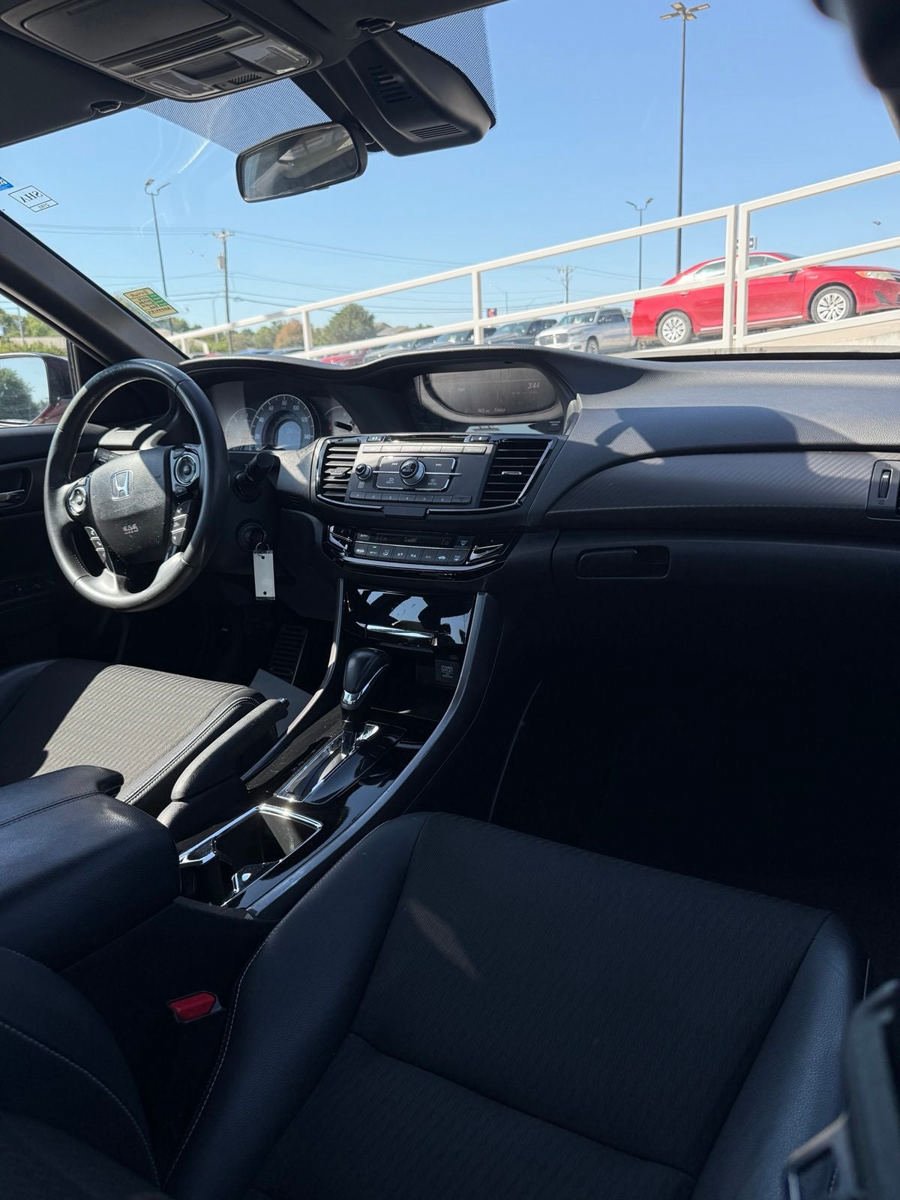 Used 2016 Honda Accord Sport image 12