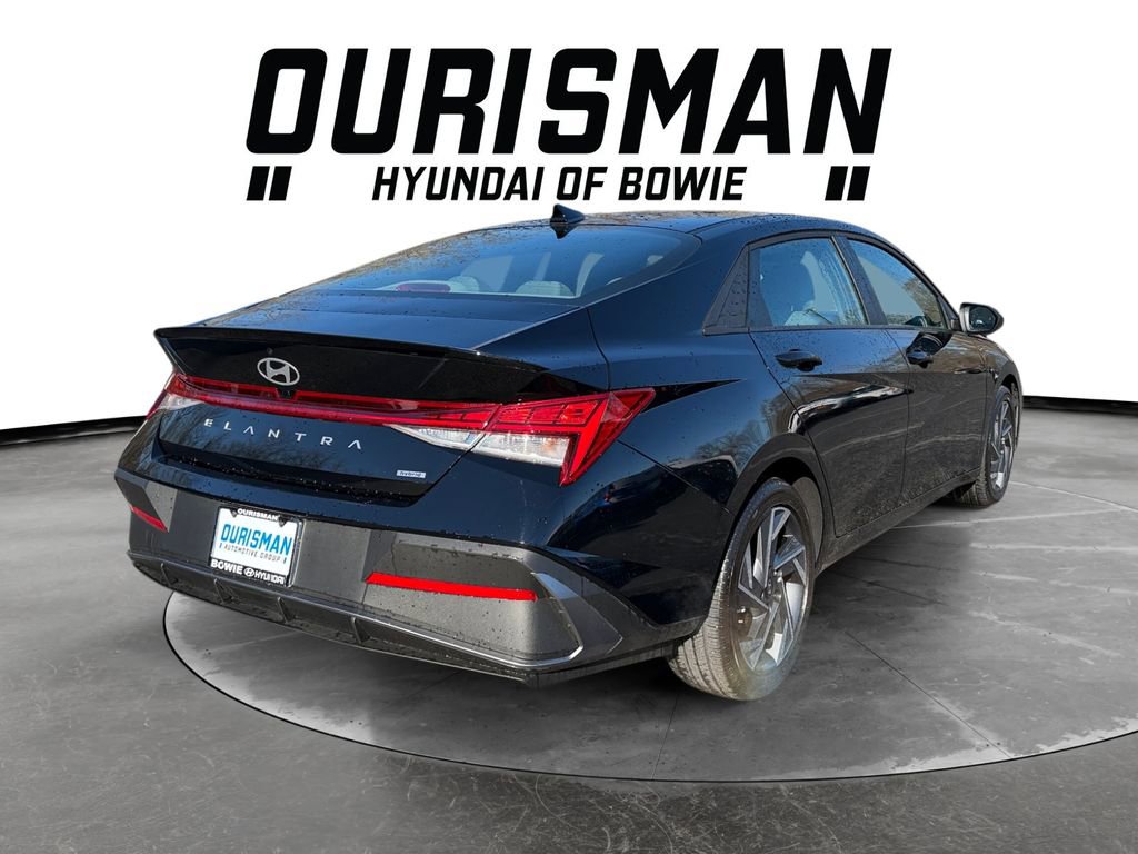 Certified 2025 Hyundai Elantra SEL image 6