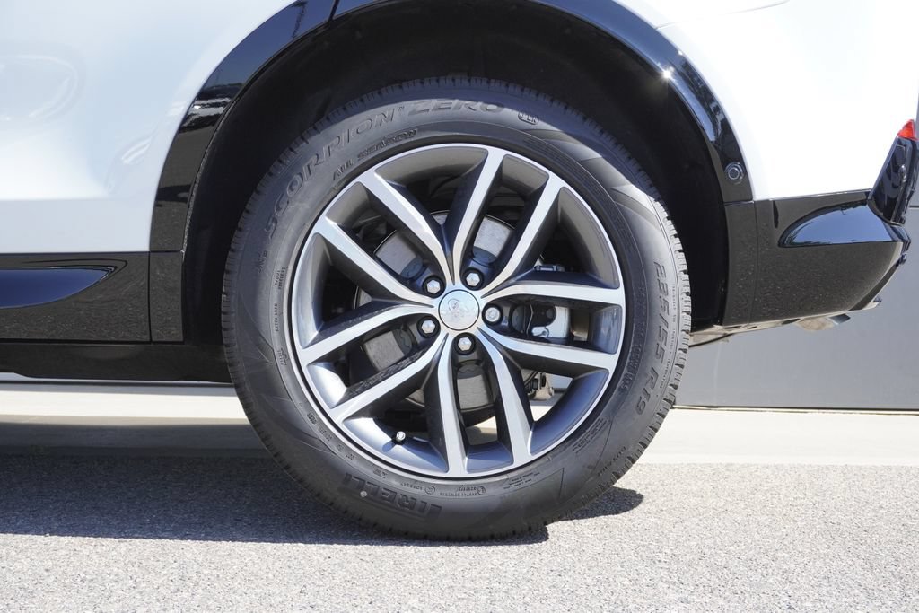 New 2026 Land Rover Discovery Sport Landmark AWD/4WD image 33