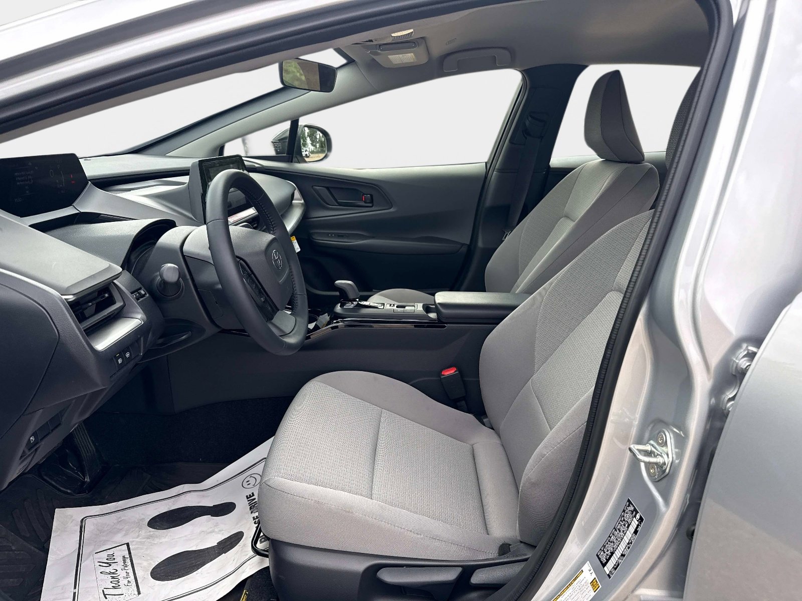 Used 2026 Toyota Prius LE FWD image 20