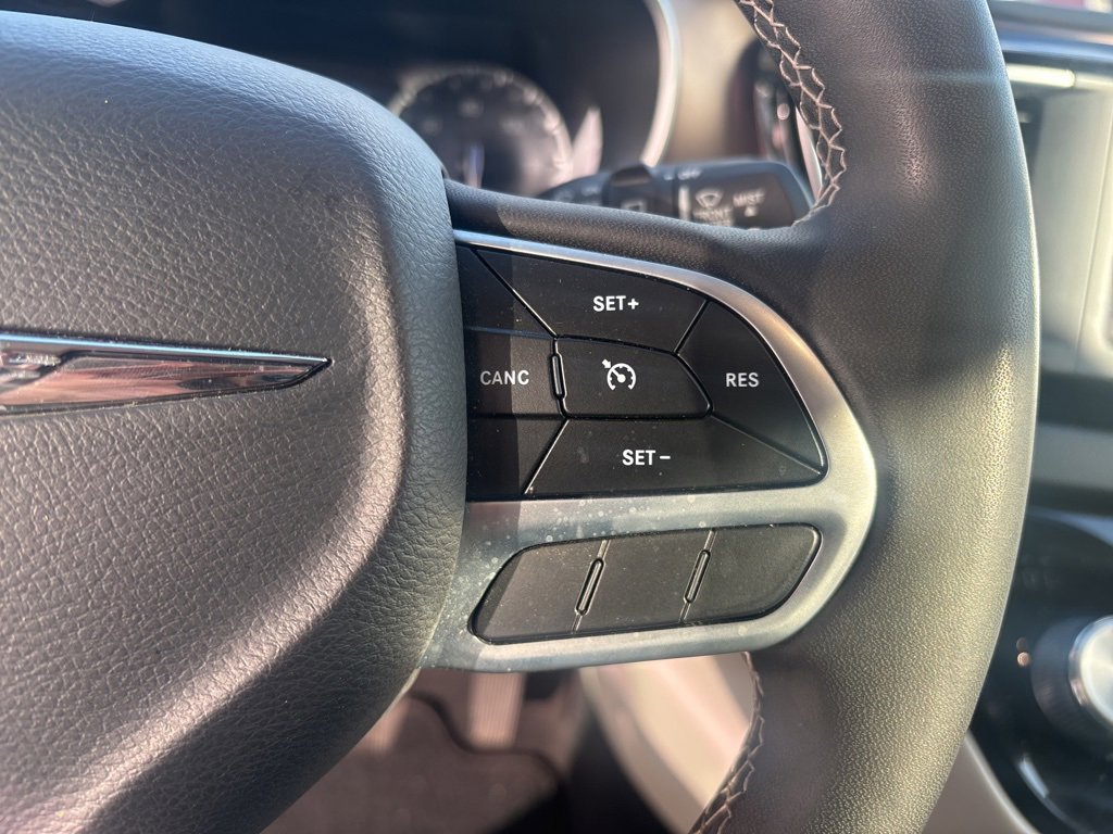 Used 2022 Chrysler Voyager LX image 18