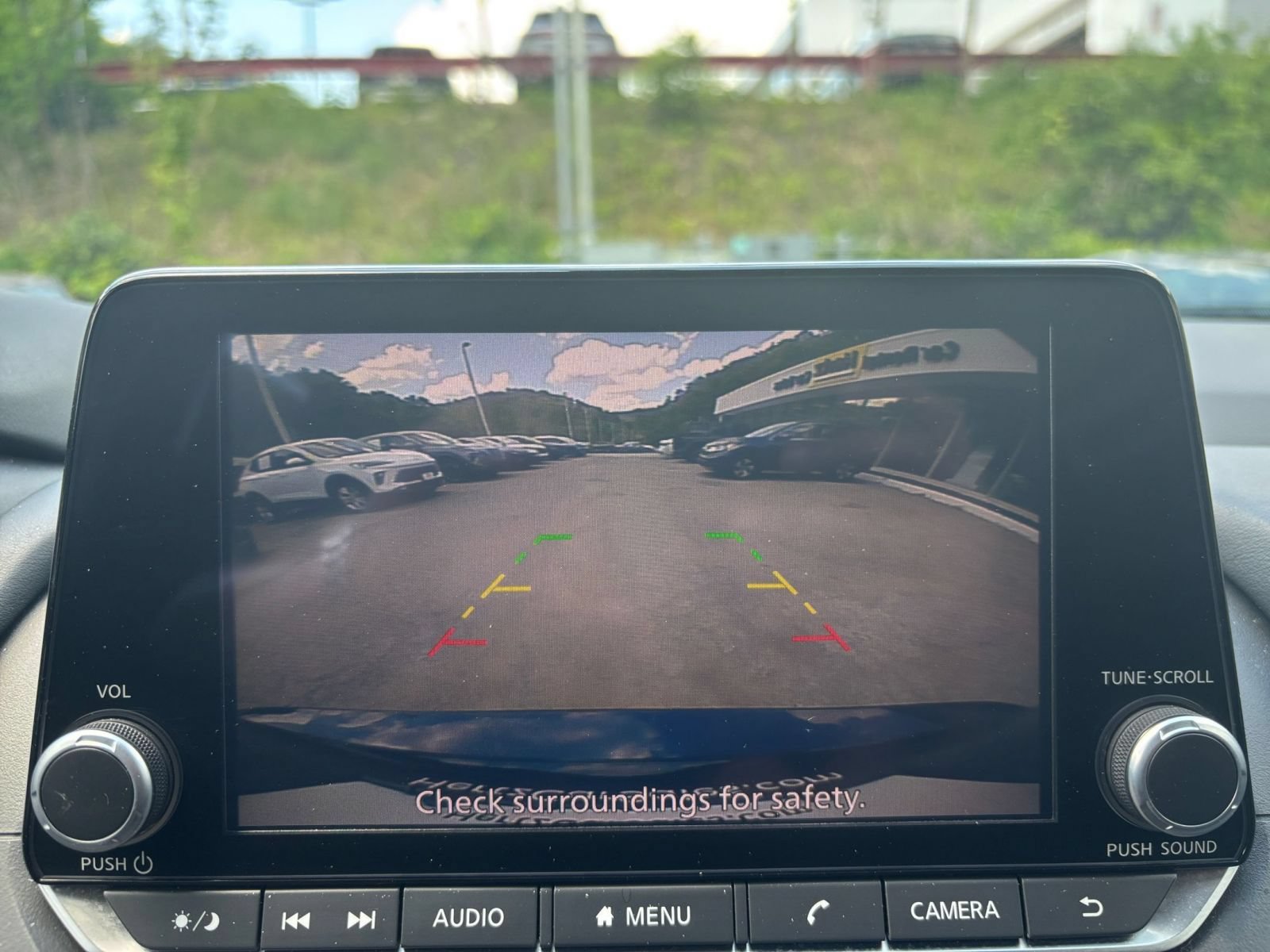 Used 2025 Nissan Rogue SV FWD image 25
