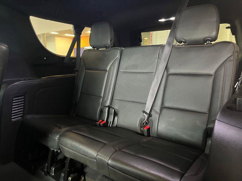 Used 2023 Chevrolet Suburban High Country AWD/4WD image 20