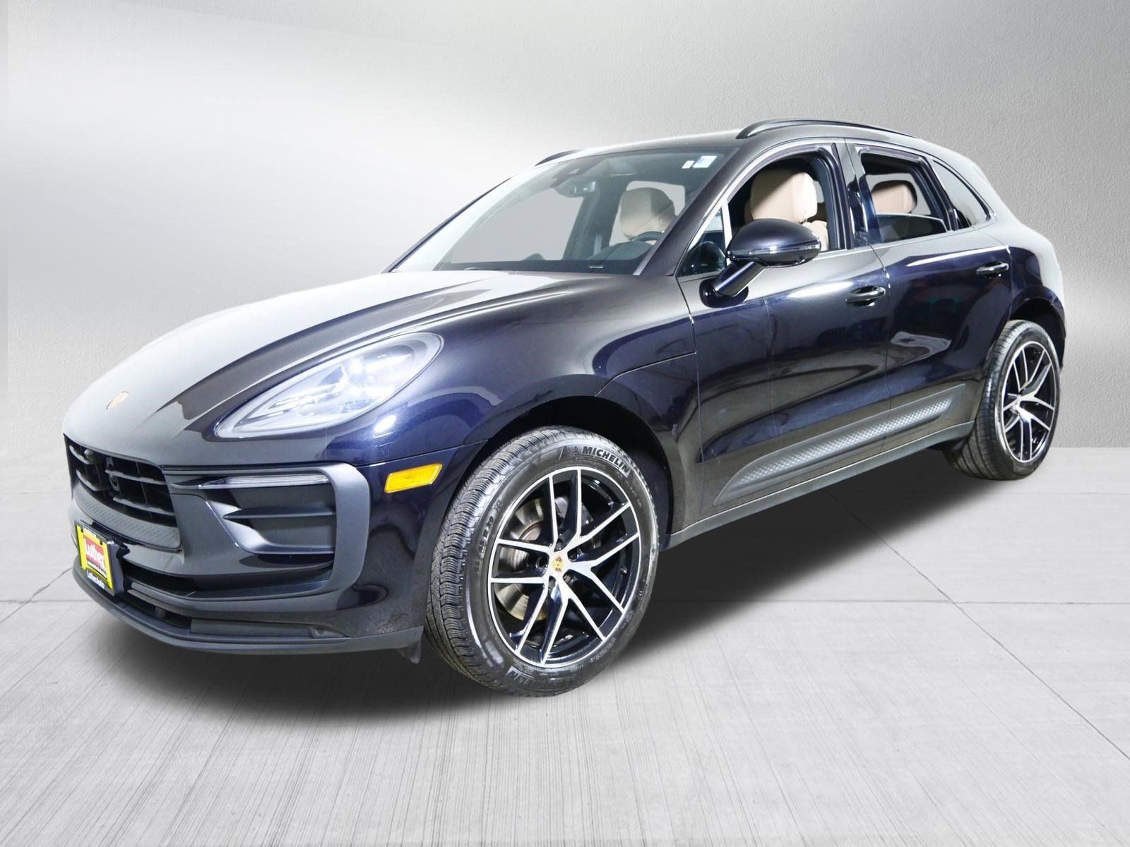 Used 2023 Porsche Macan Turbo image 3