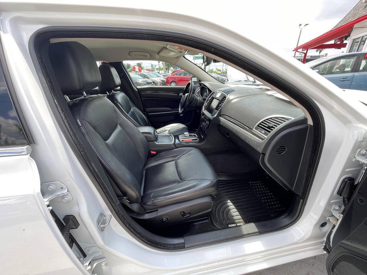 Used 2015 Chrysler 300 Limited RWD image 11