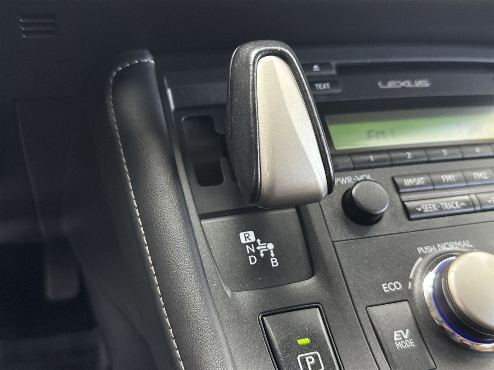 Used 2015 Lexus CT 200h image 28