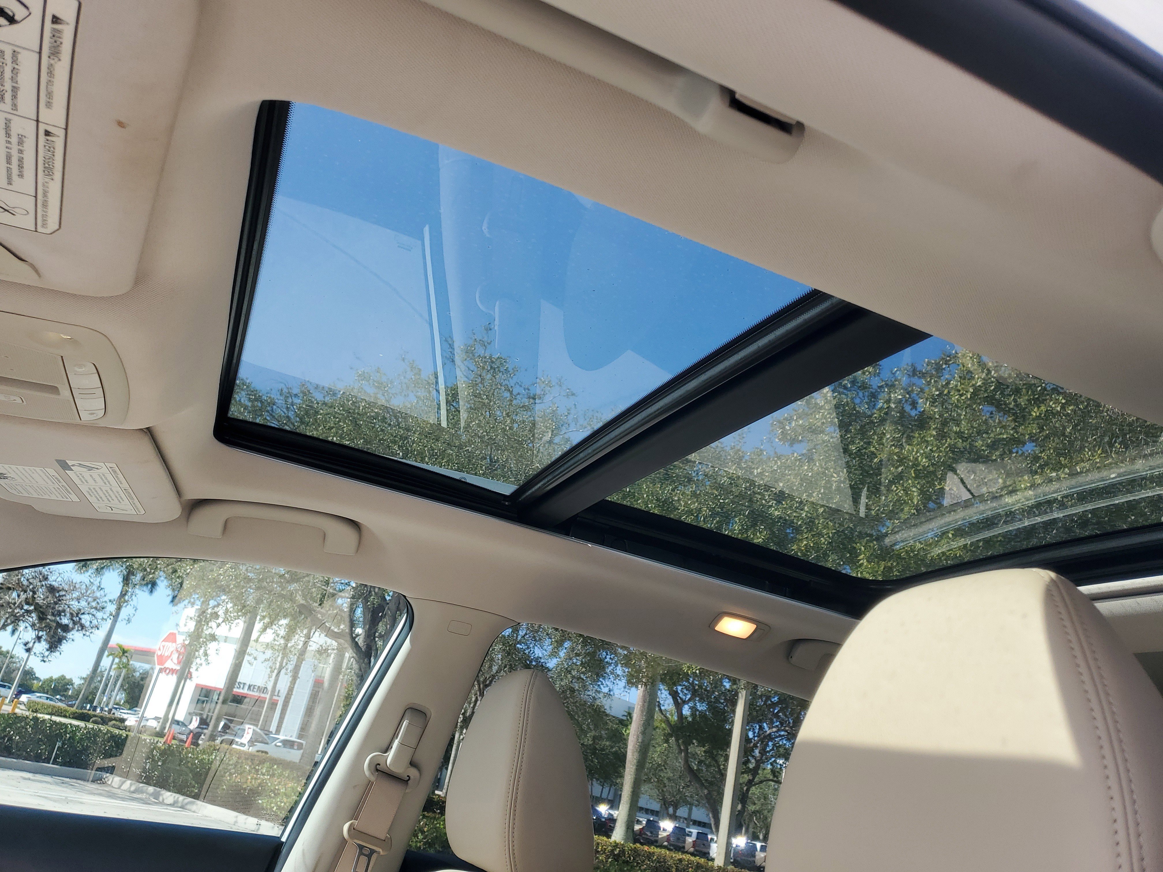 Used 2018 Nissan Rogue SL w/ Premium Package image 22