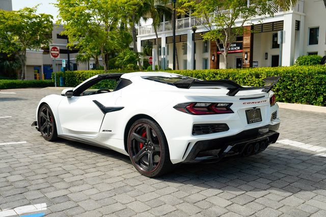 Used 2024 Chevrolet Corvette Z06 w/ Z07 Performance Package RWD image 20