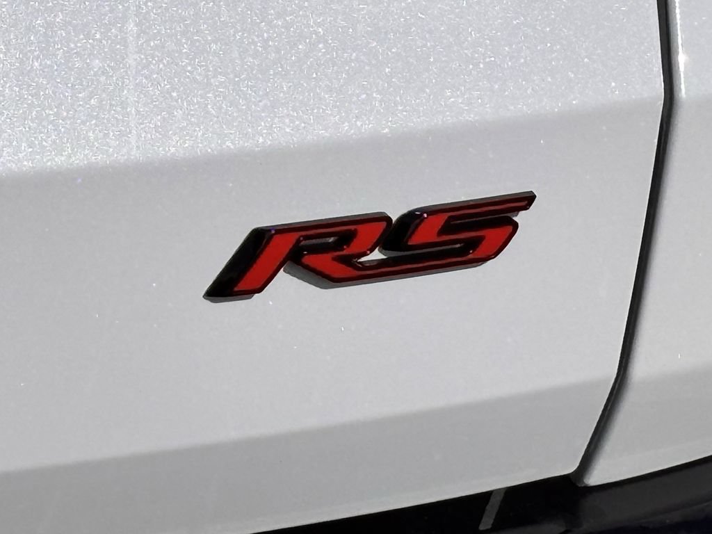 New 2026 Chevrolet Traverse RS w/ LPO, Floor Liner Package FWD image 8