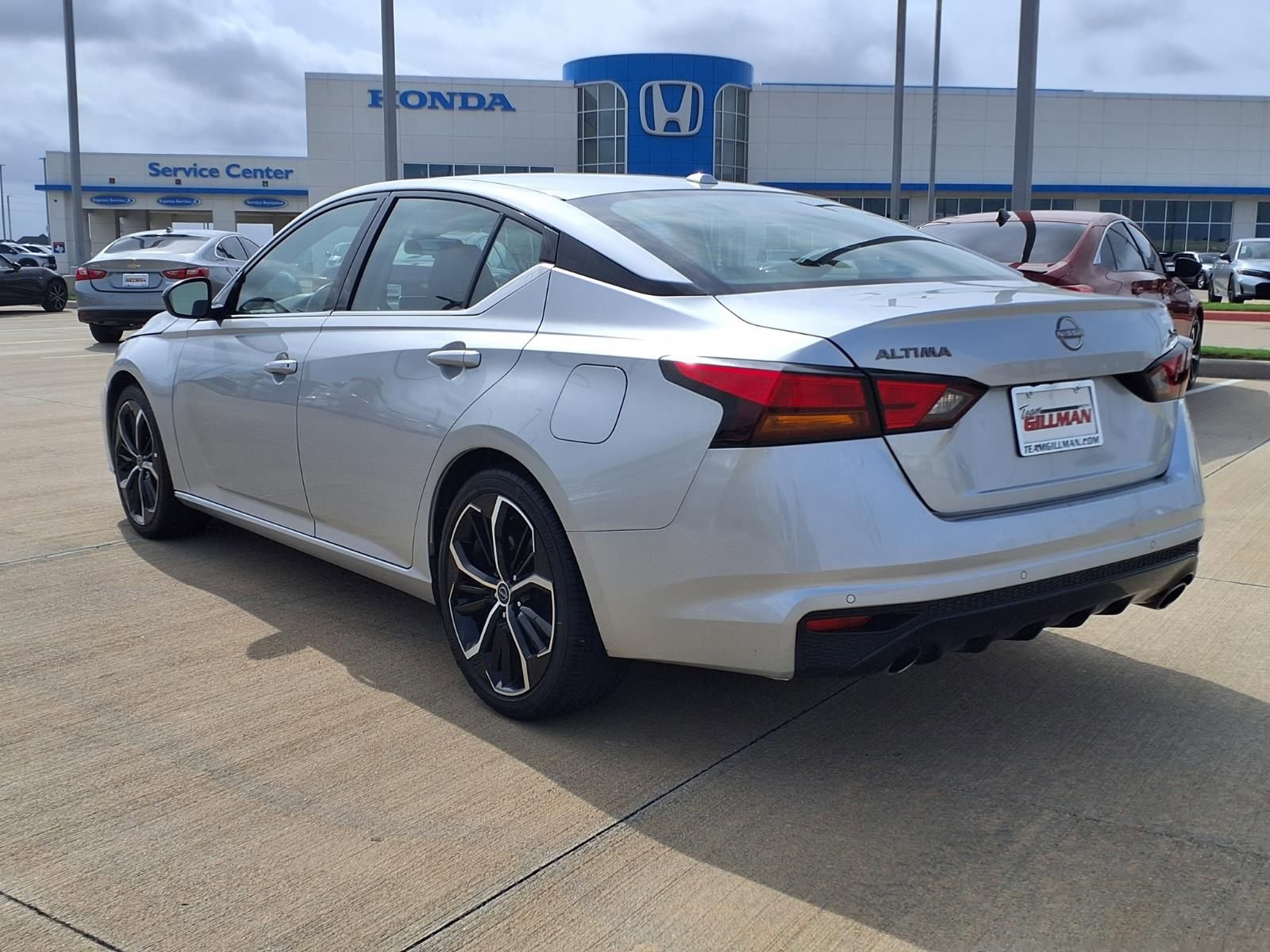 Used 2024 Nissan Altima 2.5 SR image 2