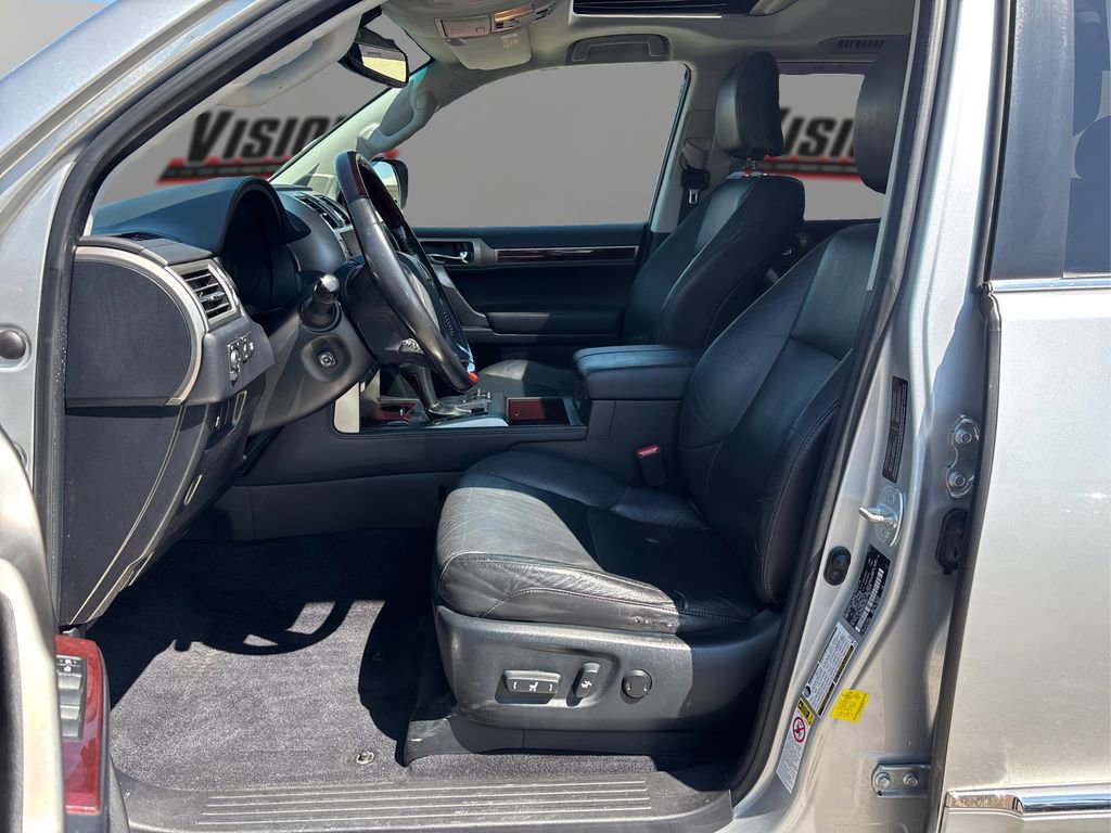 Used 2017 Lexus GX 460 Premium w/ Premium Package image 9