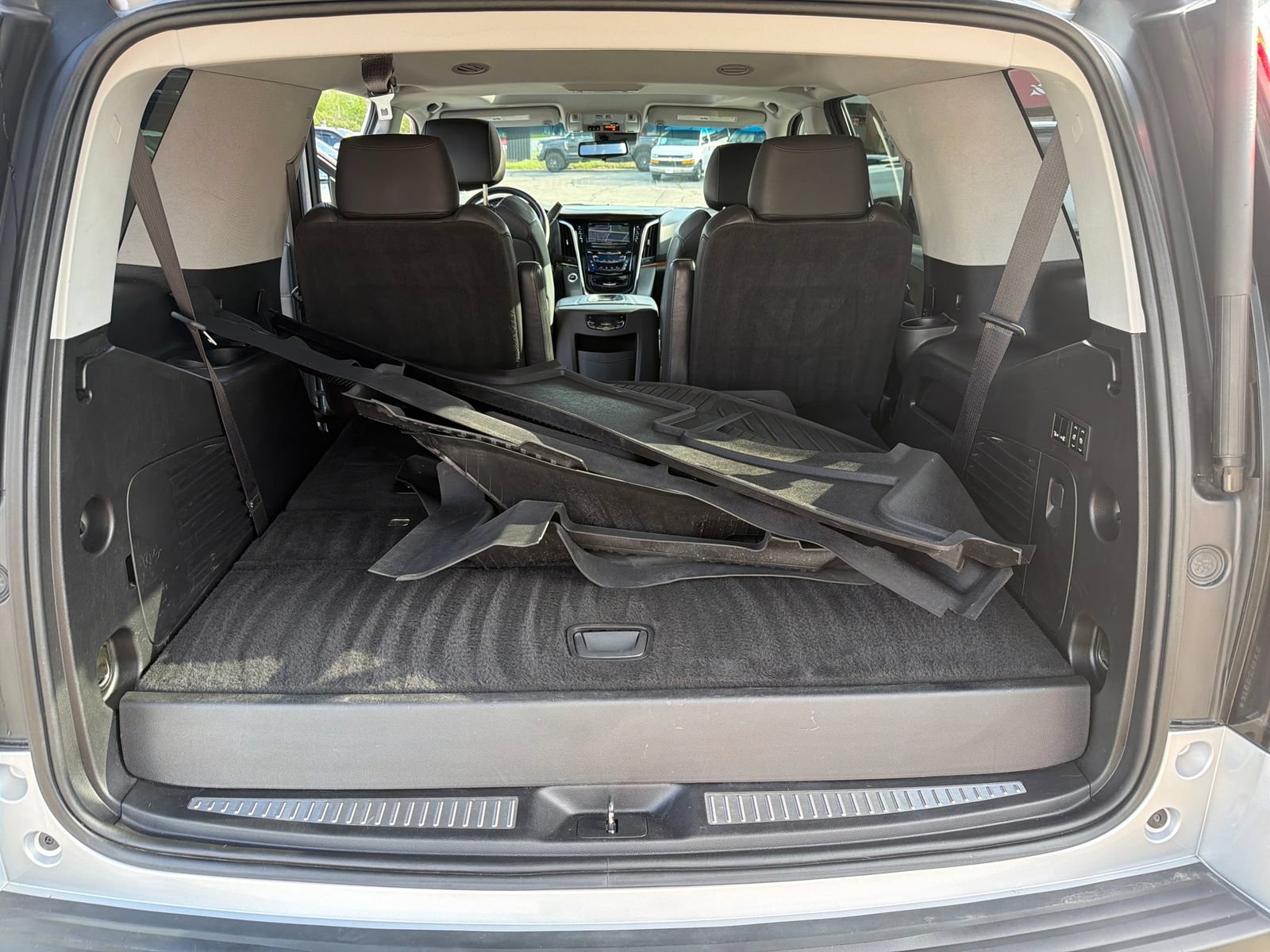 Used 2020 Cadillac Escalade Luxury AWD/4WD image 26