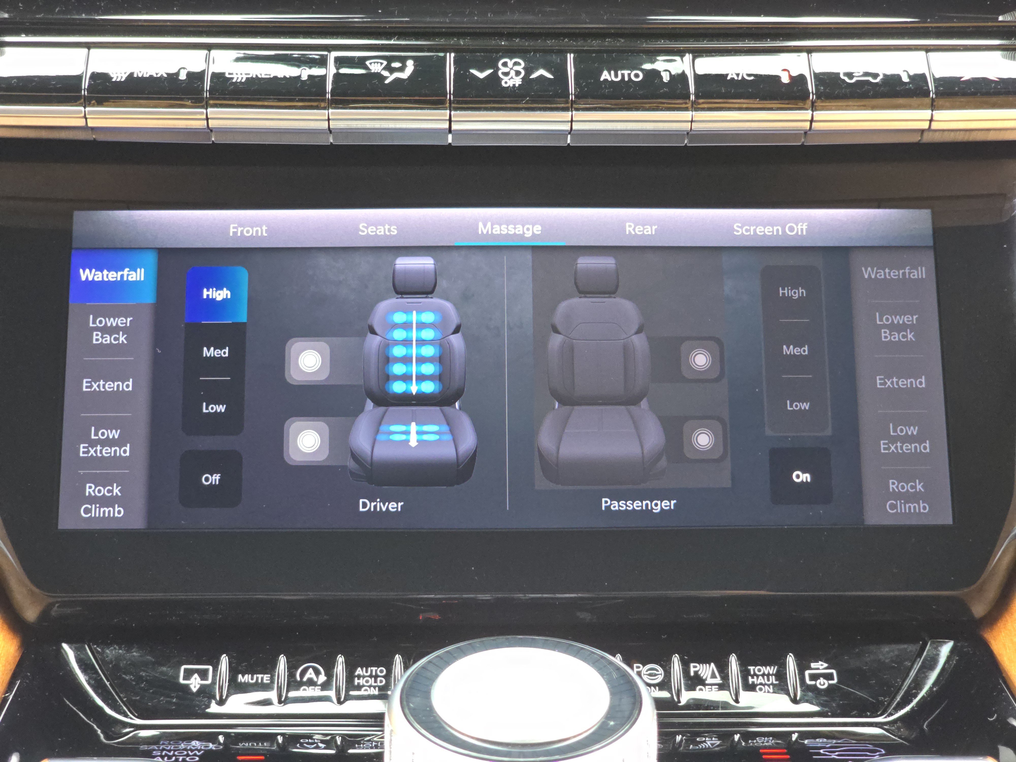 Used 2024 Jeep Grand Wagoneer Series III w/ Rear Seat Video Group 1 AWD/4WD image 13