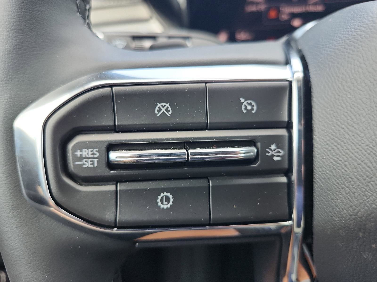 New 2025 GMC Acadia Elevation image 18