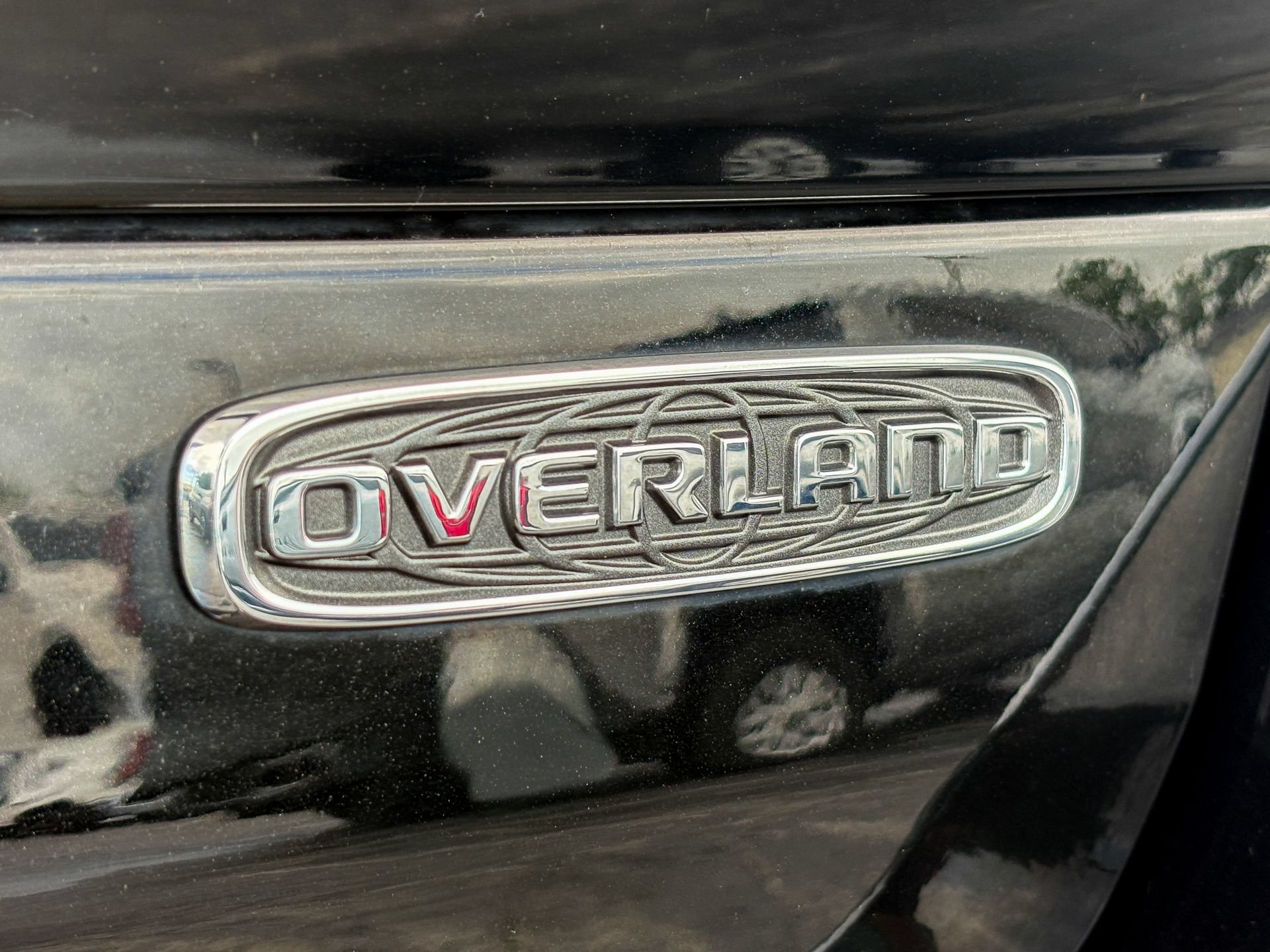 Used 2022 Jeep Grand Cherokee Overland w/ Luxury Tech Group IV AWD/4WD image 18