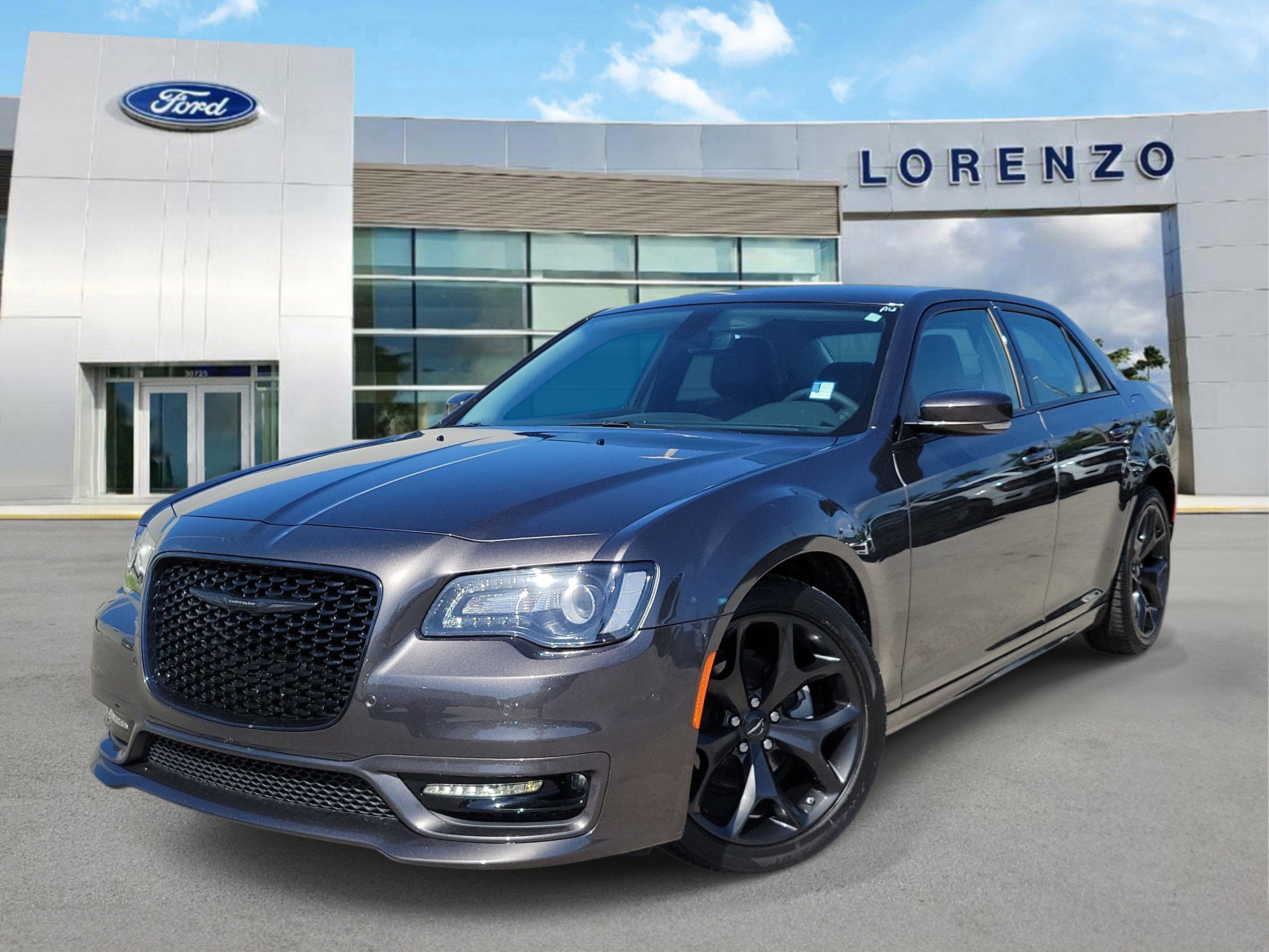Used 2023 Chrysler 300 Touring L RWD image 1