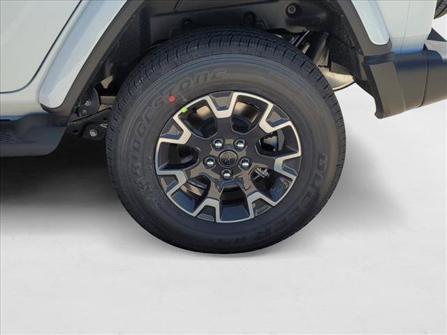 New 2025 Jeep Wrangler Unlimited Sahara w/ Safety Group AWD/4WD image 10