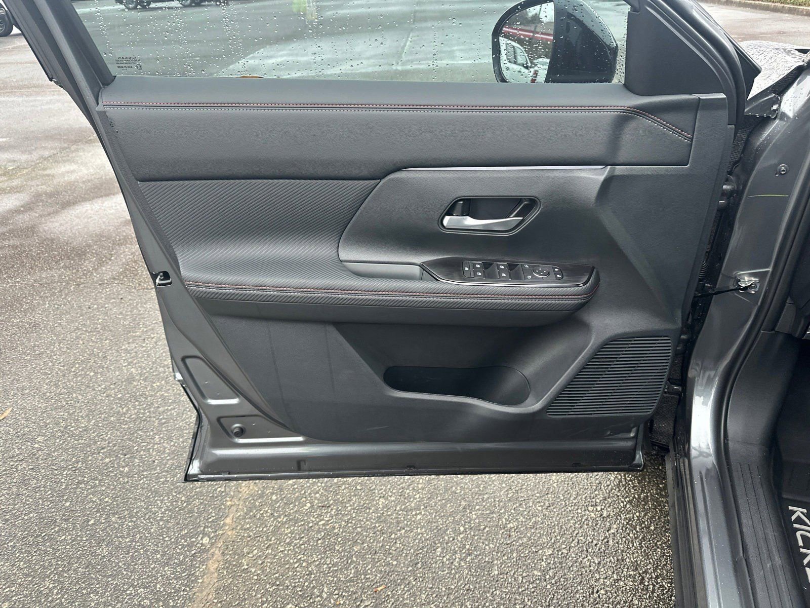 New 2026 Nissan Kicks SR w/ Cold Weather Package image 10