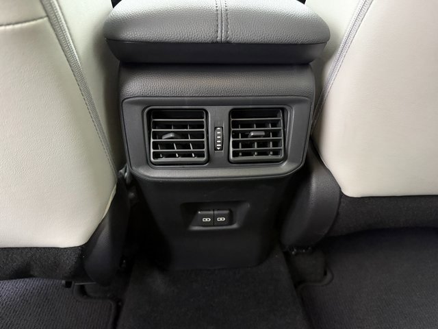 Used 2022 Toyota RAV4 XLE Premium image 32