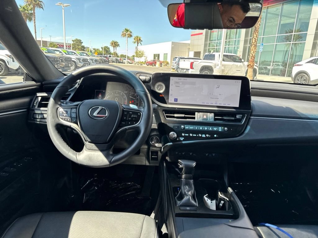 Used 2025 Lexus ES 350 w/ Premium Package FWD image 18