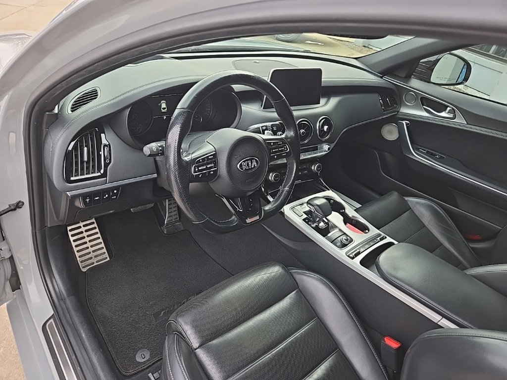 Used 2020 Kia Stinger GT2 image 33