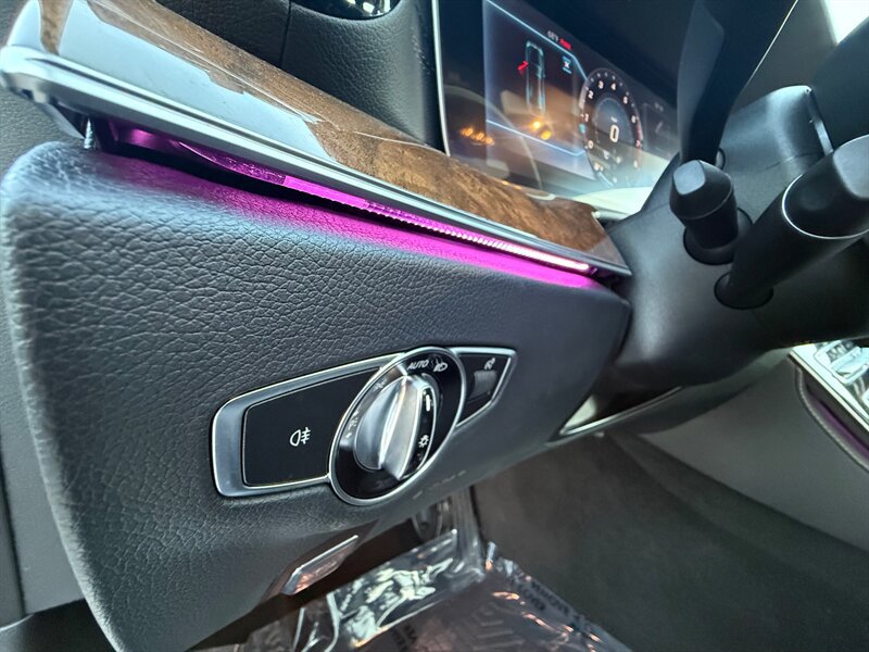 Used 2018 Mercedes-Benz E 300 image 20