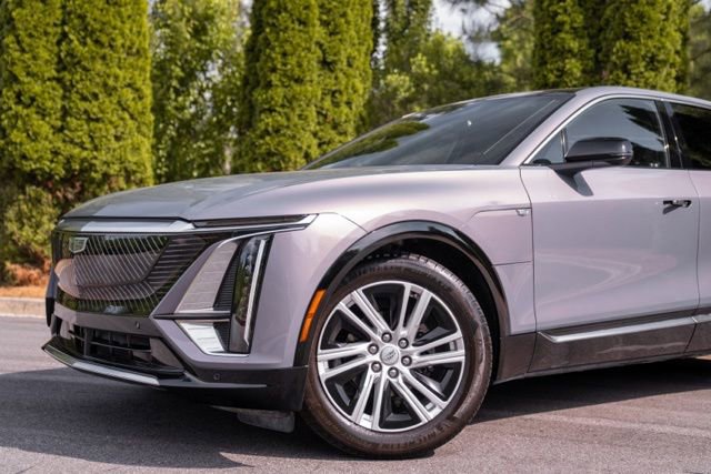Used 2024 Cadillac Lyriq Tech RWD image 3