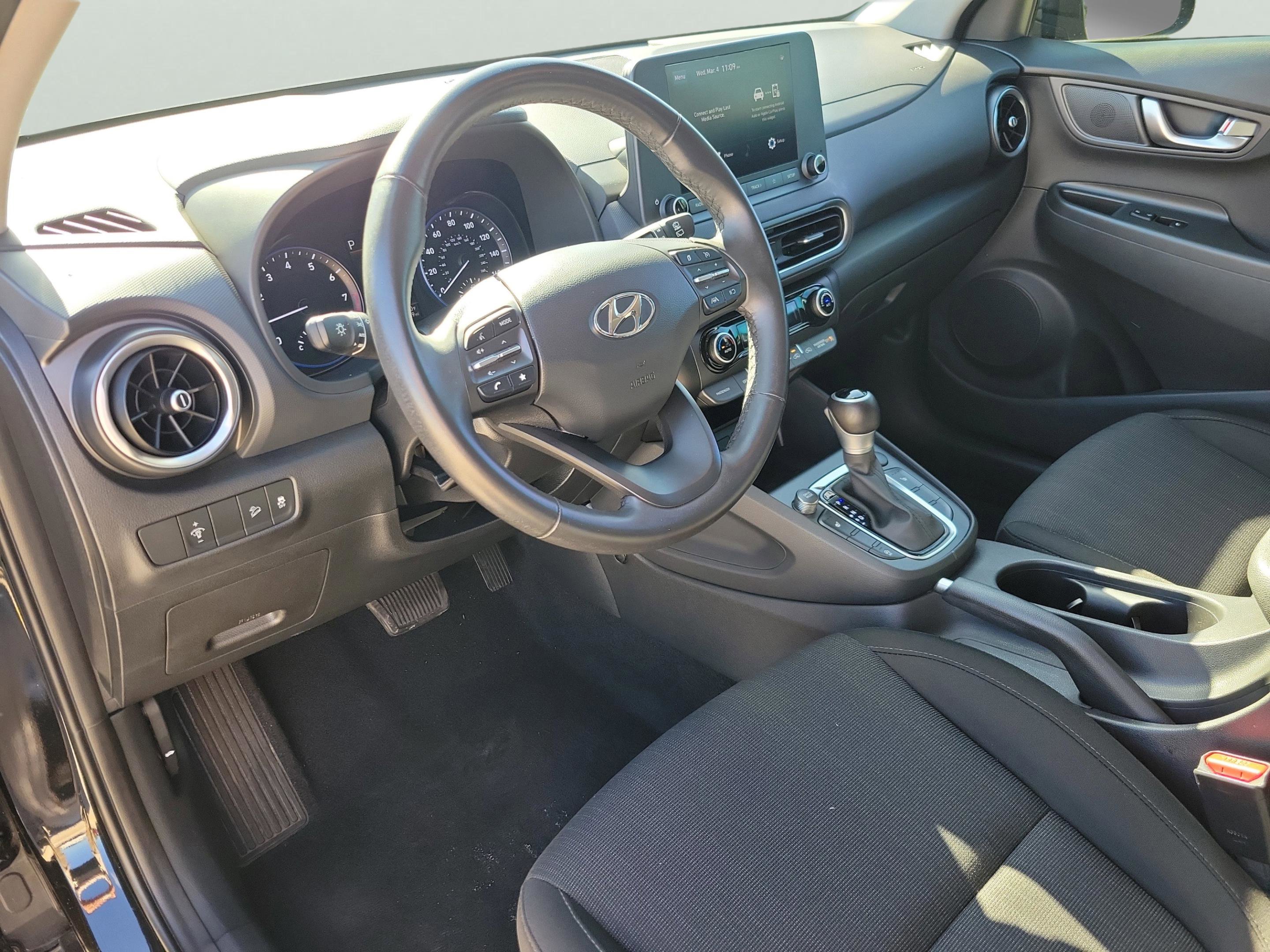 Certified 2022 Hyundai Kona SEL w/ Convenience Package image 13