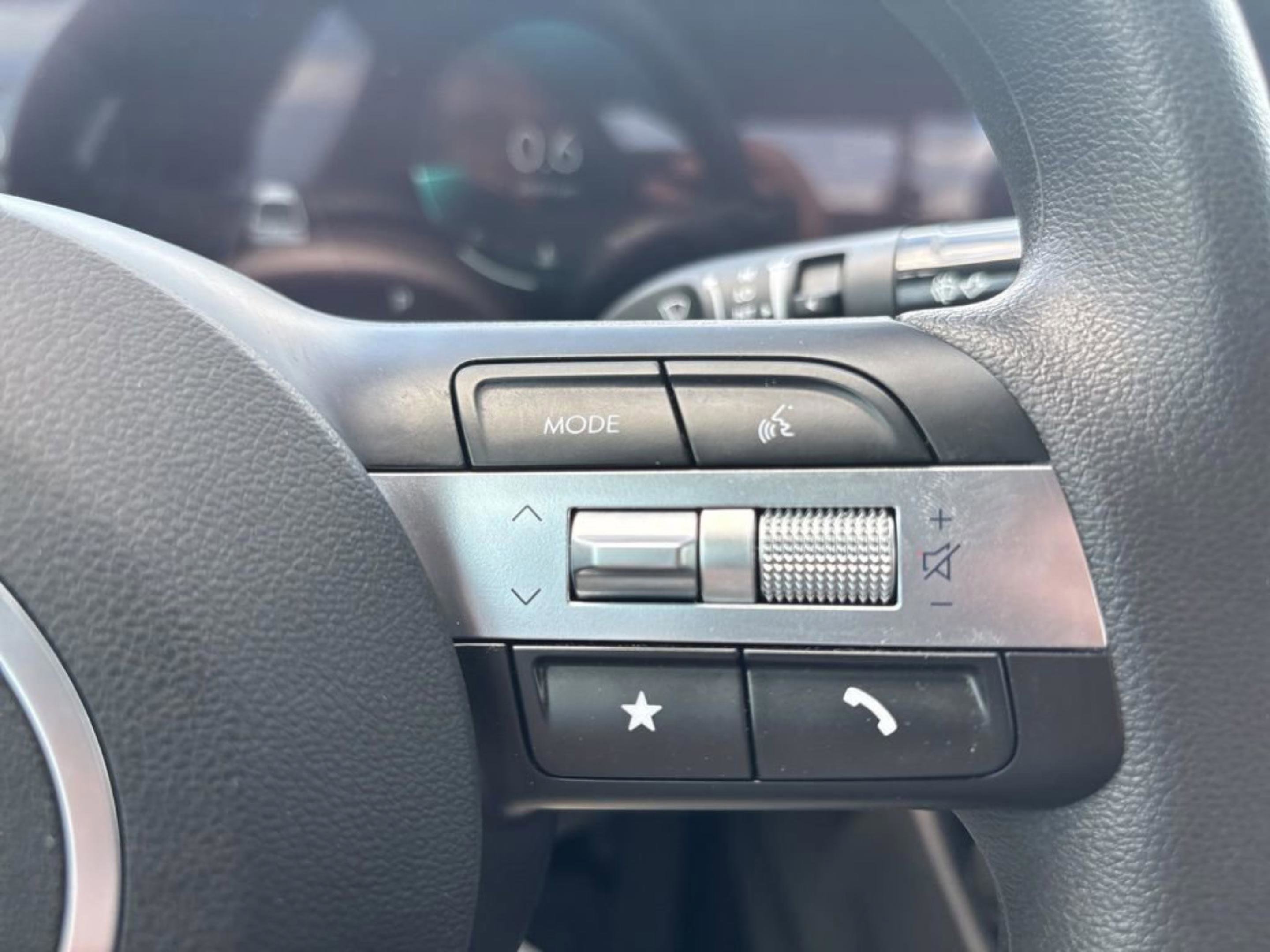 Used 2025 Hyundai Santa Cruz SEL image 14