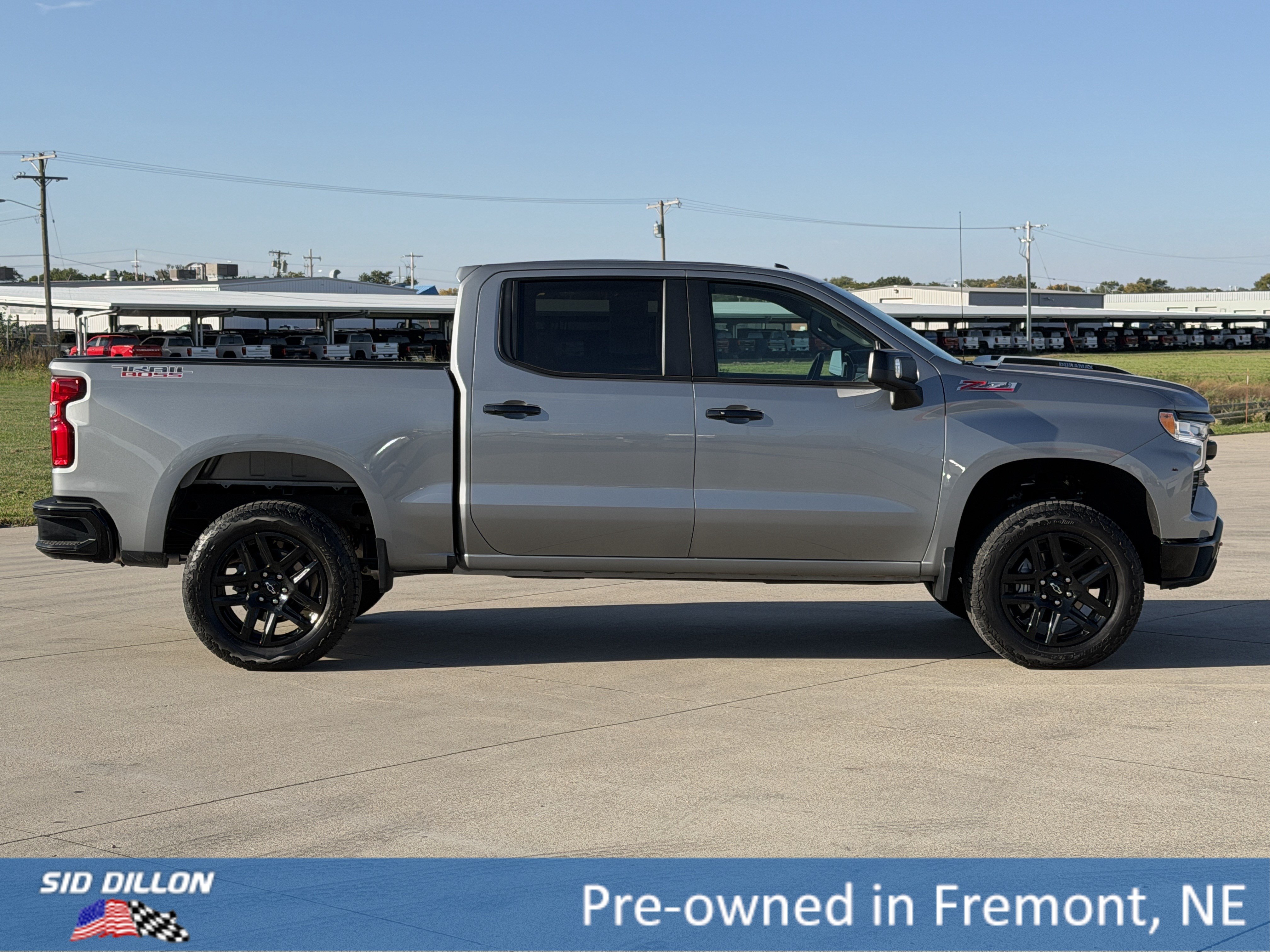 Used 2025 Chevrolet Silverado 1500 LT Trail Boss w/ Convenience Package II AWD/4WD image 3