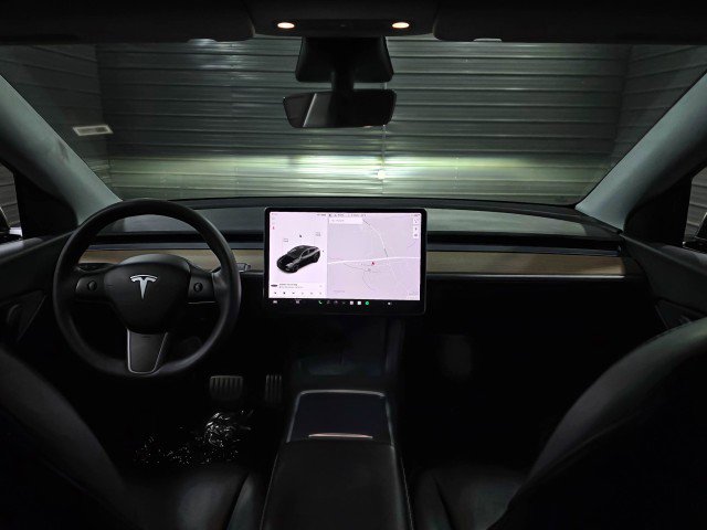 Used 2021 Tesla Model Y Performance image 11