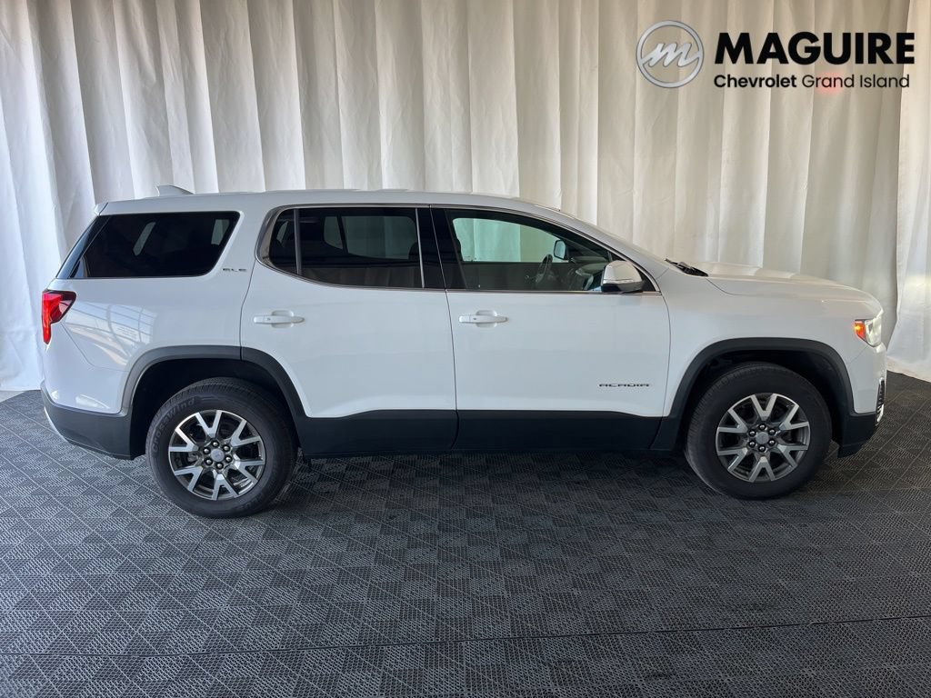 Used 2023 GMC Acadia SLE AWD/4WD image 2