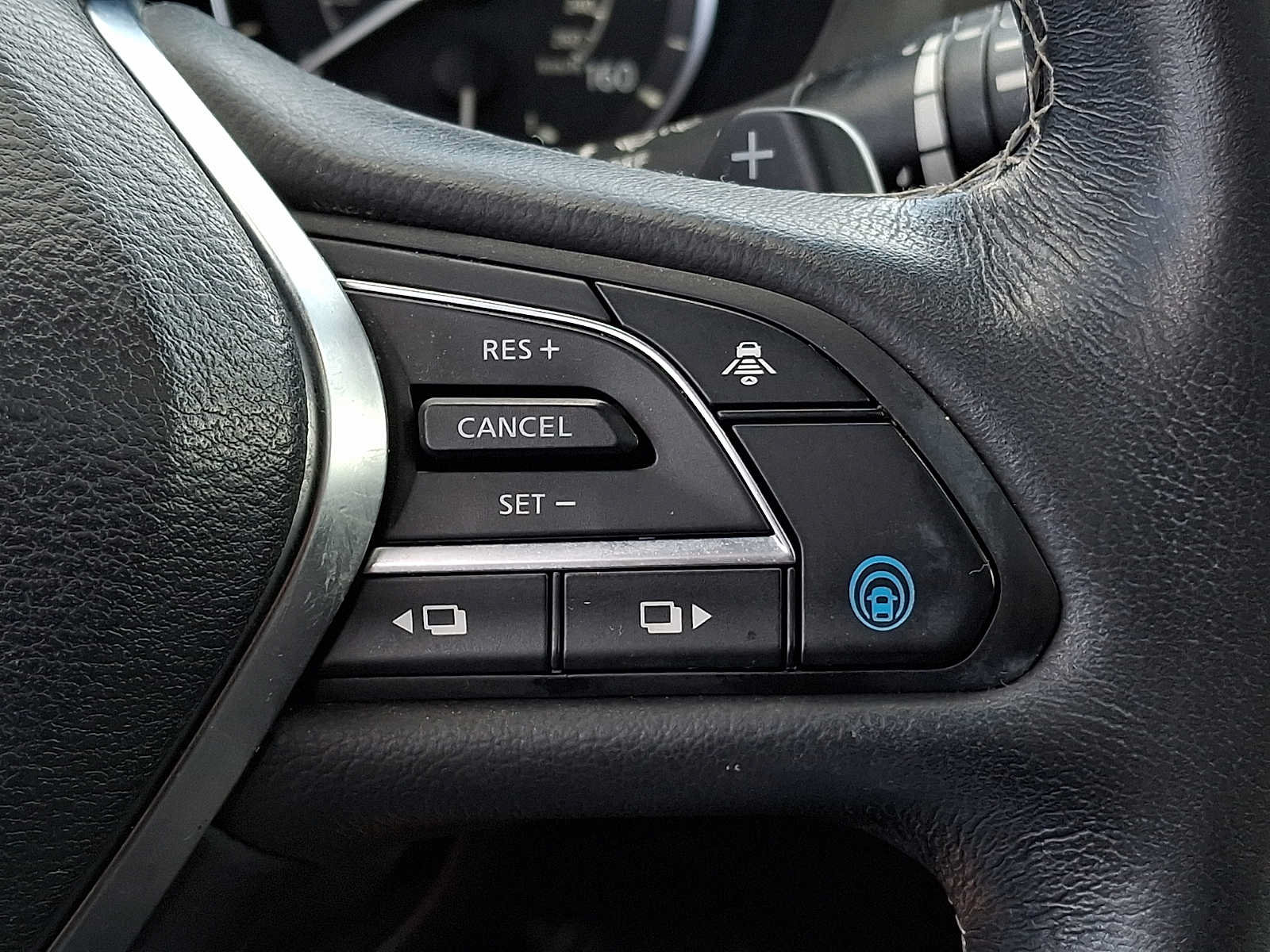 Used 2019 INFINITI QX50 Essential w/ Sensory Package AWD/4WD image 18