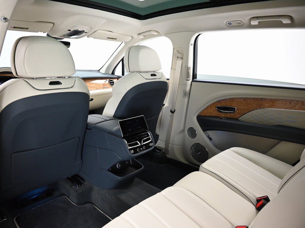 Certified 2025 Bentley Bentayga Extended Wheelbase image 9