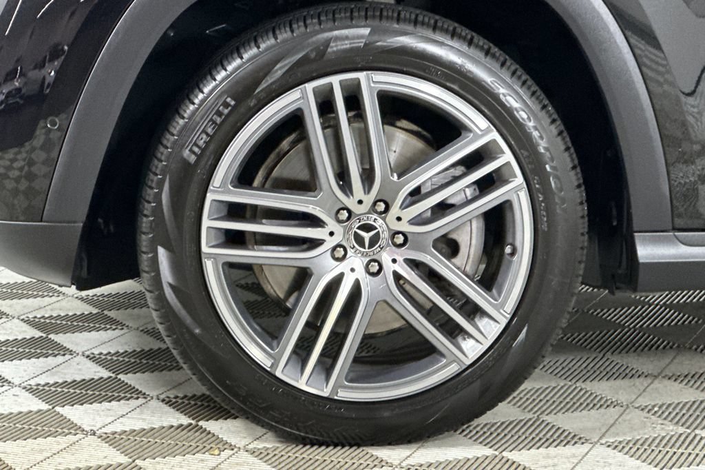 Certified 2026 Mercedes-Benz GLS 450 4MATIC image 35