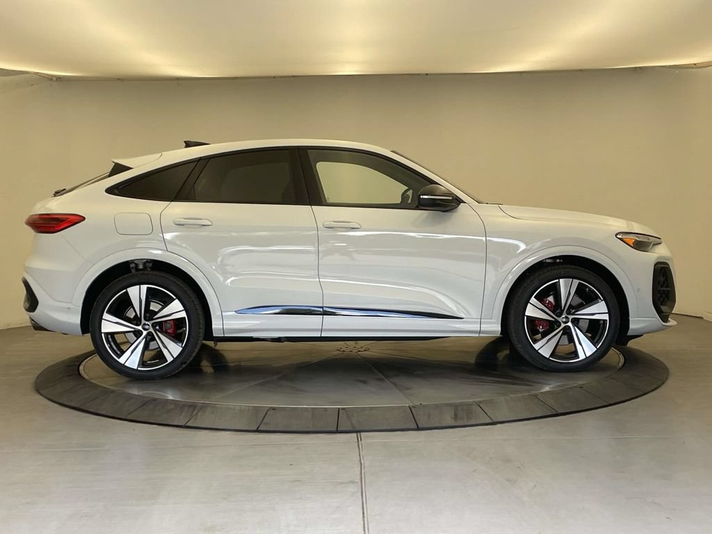 New 2026 Audi SQ5 Premium Plus AWD/4WD image 8