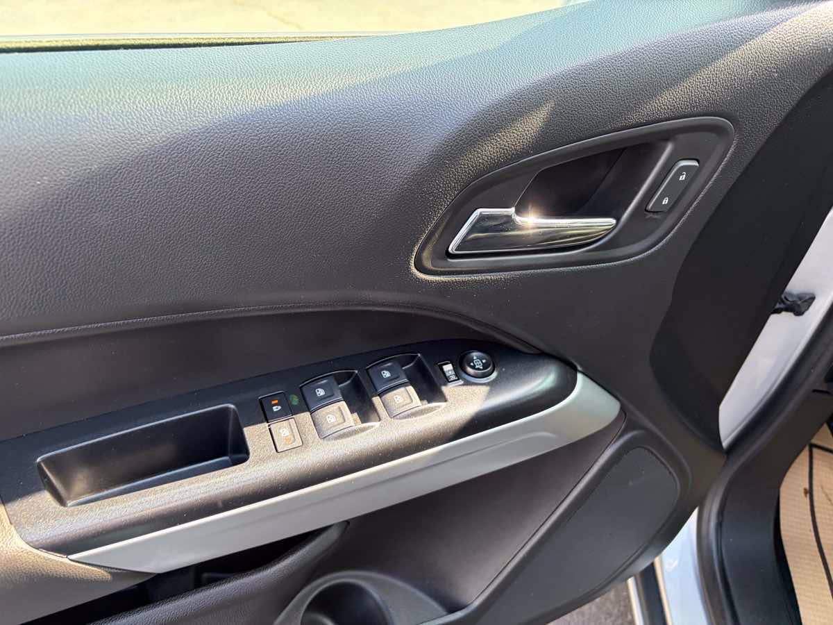 Used 2020 Chevrolet Colorado LT w/ Safety Package AWD/4WD image 16