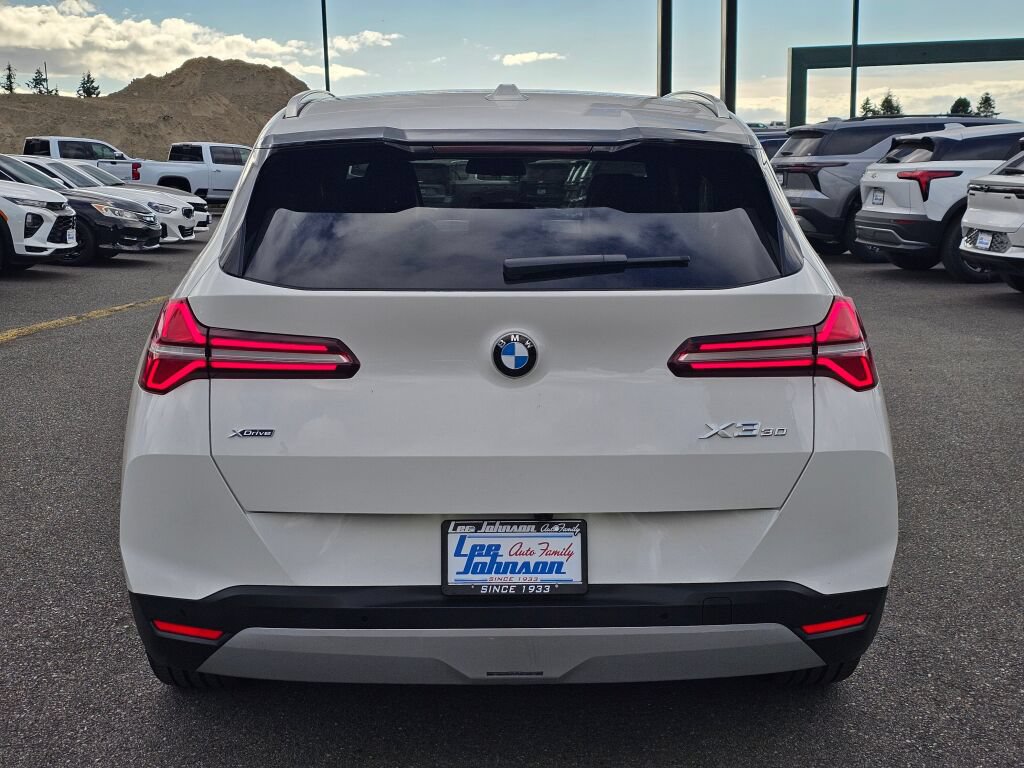 Used 2025 BMW X3 xDrive30i AWD/4WD image 6