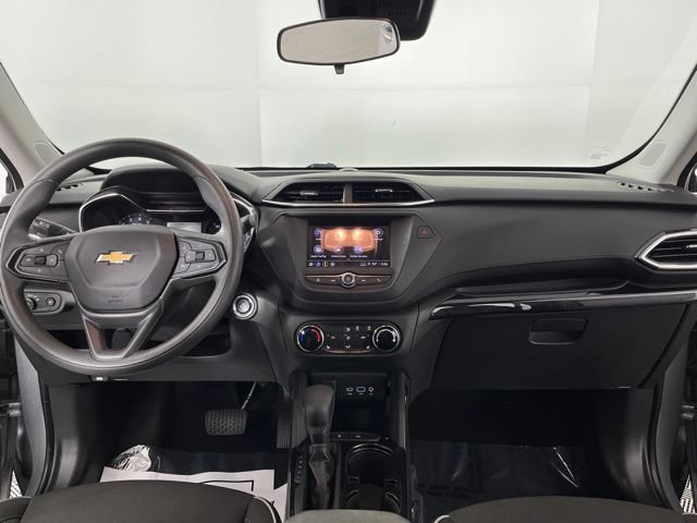 Used 2023 Chevrolet TrailBlazer LT FWD image 40