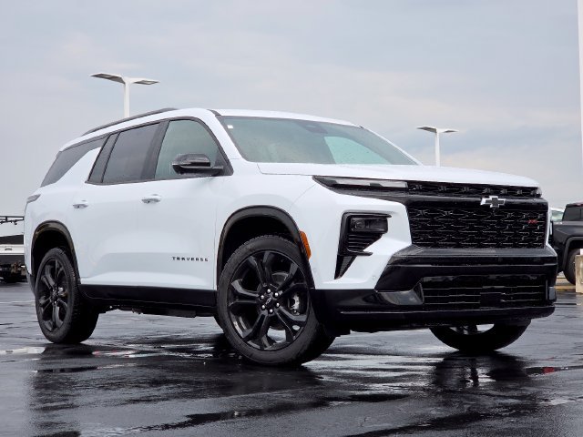 New 2027 Chevrolet Traverse RS w/ LPO, Floor Liner Package AWD/4WD image 2