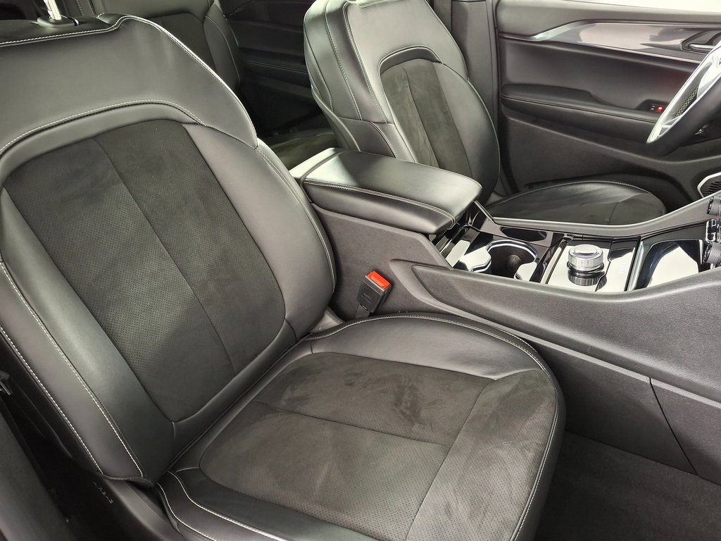 Used 2022 Jeep Grand Cherokee L Laredo image 32