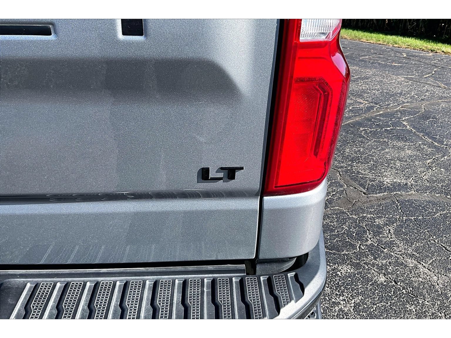 Used 2025 Chevrolet Silverado 1500 LT Trail Boss w/ Convenience Package II AWD/4WD image 37