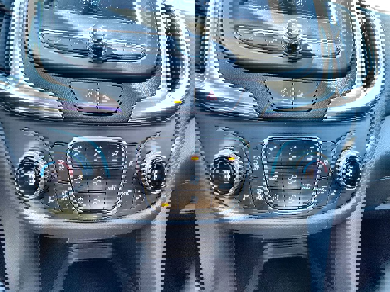 Used 2024 Chevrolet Equinox LT image 18